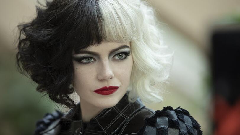 Eine psychologische Herleitung des Bösen: Emma Stone als Cruella. Eine psychologische Herleitung des Bösen: Emma Stone als Cruella.
