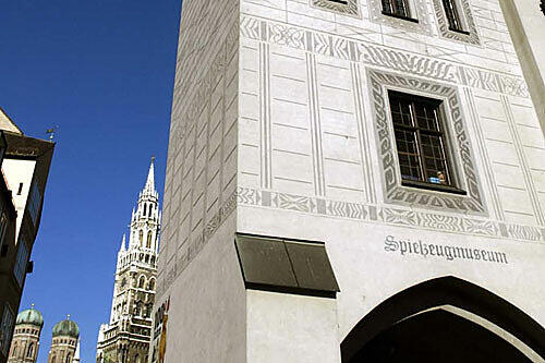 Der Alte Rathausturm beherbergt seit 1984 das Spielzeugmuseum &ndash; jetzt macht es erst mal dicht.