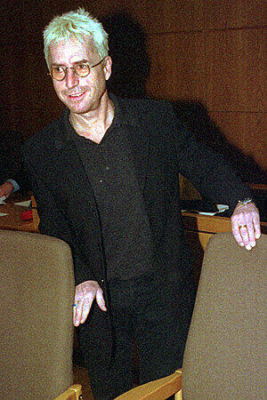 Das Amtsgericht Bielefeld befand Schauspieler Martin Semmelrogge für schuldig, am 28. Mai 1999 mit 2,13 Promille und ohne gültige Fahrerlaubnis auf der A2 gefahren zu sein. Urteil zwei Jahre. Wegen guter Führung wurde er aber vorzeitig entlassen.