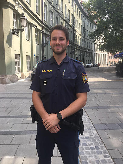 Polizeiobermeister Patrick H. (27) vor dem Münchner Polizeipräsidium
