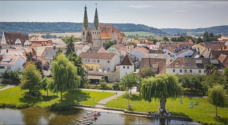 Das Städtchen Beilngries mit seiner Altstadt – von hier aus kann man wunderbar wandern. Das Städtchen Beilngries mit seiner Altstadt – von hier aus kann man wunderbar wandern.