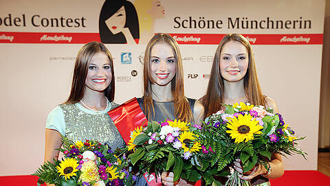 Die strahlende Spitze 2013: Vorjahres-Siegerin Marie wird umrahmt von der drittplatzierten Anna Soppe (links) und der zweitplatzierten Sarah Zahn (rechts)