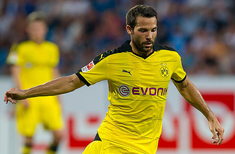 Er galt als Wunschkandidat des neuen BVB-Trainers Thomas Tuchel: Nationalspieler Gonzalo Castro (27) wechselte auf Leihbasis von Bayer Leverkusen zum Ligarivalen Borussia Dortmund. Der Abwehr- und Mittelfeldspieler kam für eine festgeschriebene Ablösesumme von rund elf Millionen Euro und erhielt einen bis 2019 datierten Vertrag.