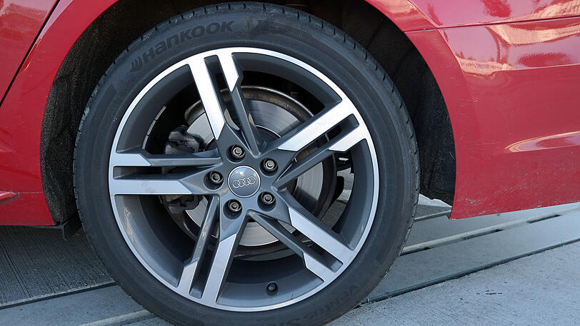 Angenehme Wegbegleiter: Die Hankook Ventus S1 evo-Reifen zeigen hohen Rollkomfort und beste Griffigkeit.