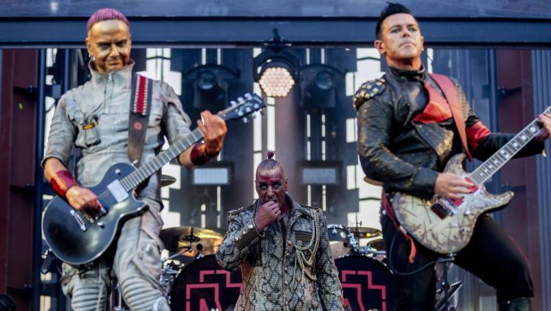 Till Lindemann (M) und seine Bandkollegen Paul Landers (l) und Richard Kruspe (r) müssen ihre Konzerte in Europa absagen. Till Lindemann (M) und seine Bandkollegen Paul Landers (l) und Richard Kruspe (r) müssen ihre Konzerte in Europa absagen.
