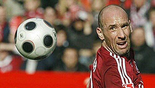 Skeptisch: Aber Jan Koller muss beim heutigen Schicksals-Heimspiel gegen Duisburg nicht mit Pfiffen rechnen. Skeptisch: Aber Jan Koller muss beim heutigen Schicksals-Heimspiel gegen Duisburg nicht mit Pfiffen rechnen.