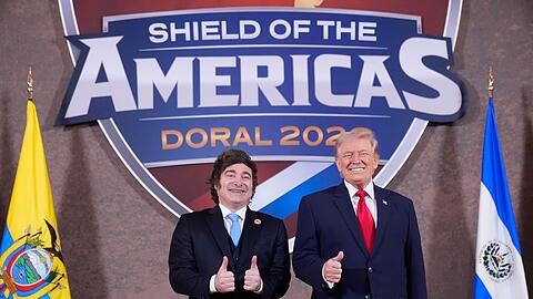 Der argentinische Pr&auml;sident Javier Milei ist einer der eingeladenen Vertreter Lateinamerikas, die US-Pr&auml;sident Trump nahestehen.