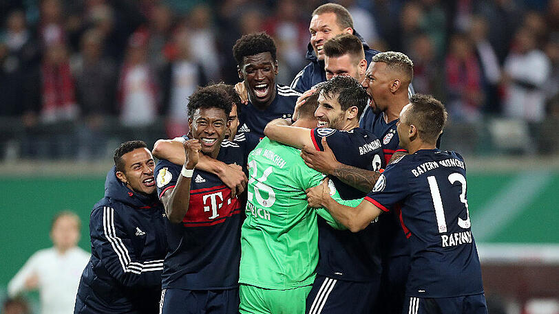Können am Abend Tabellenführer werden: Die Spieler des FC Bayern München.