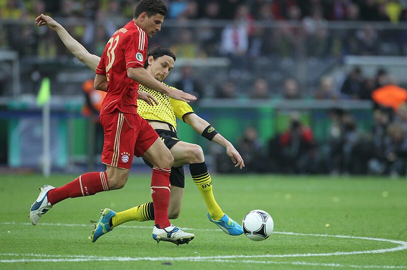 MARIO GONMEZ: Note 3. Unheimlich engagiert. Als gäbe es kein Spiel mehr dieses Jahr. Sprintete in jeden Steilpass, holte so den Elfmeter zum 1:1 heraus. Doch aus dem Spiel ohne echte Chance gegen Hummels/Subotic. Pech beim Kopfball an den Pfosten.