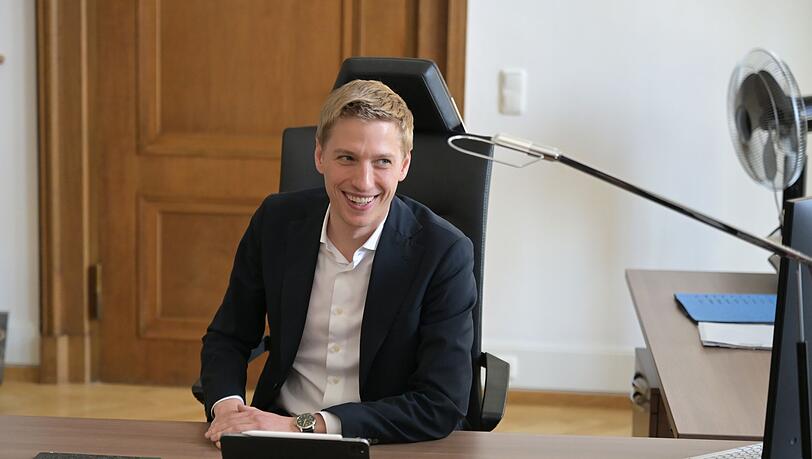 Der M&uuml;nchner Oberb&uuml;rgermeister Dominik Krause (Gr&uuml;ne) hofft auf Geschlossenheit in der neuen Mango-Koalition. (Archivbild)