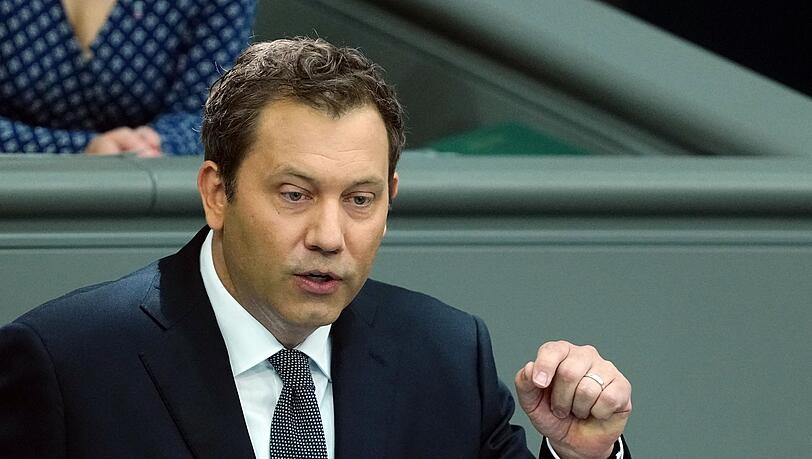 Klingbeil zieht eine rote Linie f&uuml;r Reformen.