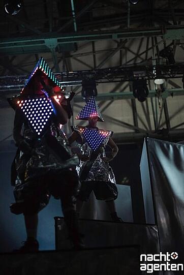 Hip-Hop a la Deichkind. Bilder von der fulminanten Show am 23.11 im Zenith in München.