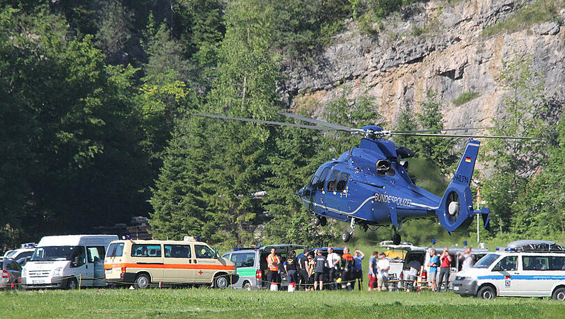 Dramatische Rettungsaktion in der Riesending-Schachthöhle im Berchtesgadener Land - die Bilder. Dramatische Rettungsaktion in der Riesending-Schachthöhle im Berchtesgadener Land - die Bilder.