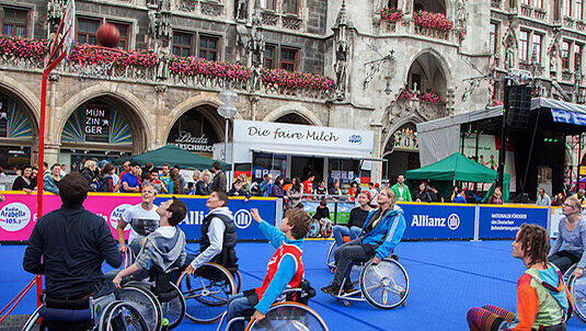 Der Marienplatz wird zur Sport-Arena. Der Marienplatz wird zur Sport-Arena.