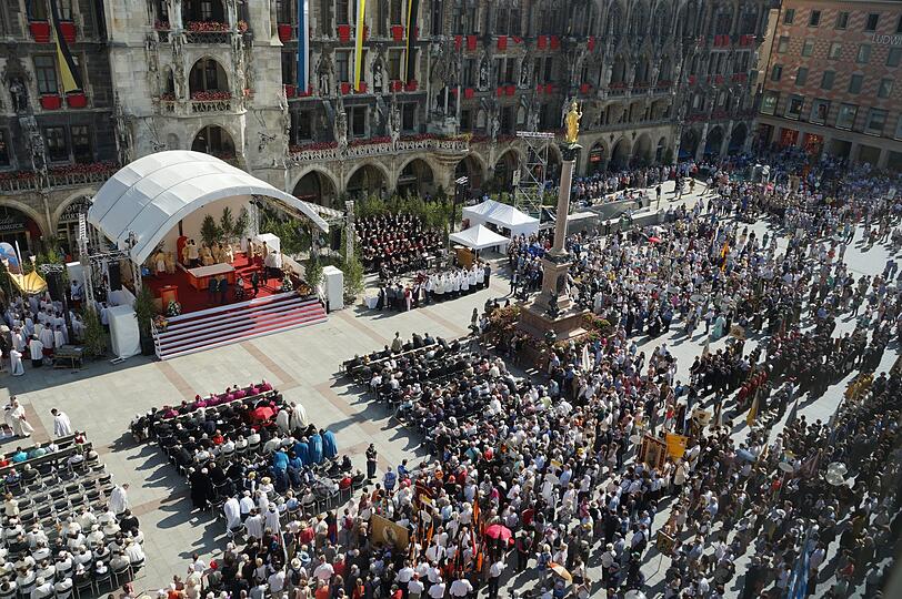 Auf dem Marienplatz fand der Fronleinnam-Gottesdienst statt