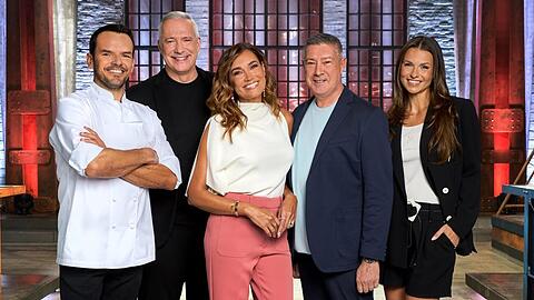 "Grill den Henssler" mit Steffen Henssler, Alexander Herrmann, Jana Ina Zarrella, Joachim Llambi und Laura Wontorra (v.l.n.r.).