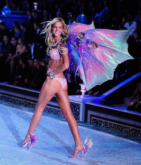 Topmodel Ambrosio : Victorias Secret und der Fantasy-Bra - Panorama - Abendzeitung München