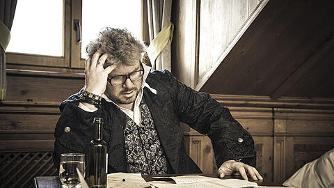 Moses Wolf in klassischer Dichterpose.
