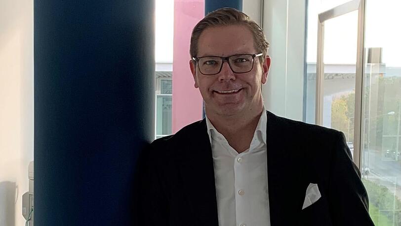 Er will bei Galeria Karstadt Kaufhof als Investor einsteigen: Vermögensberater, Ex-Banker und Onlinehändler Markus Schön (49). Er will bei Galeria Karstadt Kaufhof als Investor einsteigen: Vermögensberater, Ex-Banker und Onlinehändler Markus Schön (49).