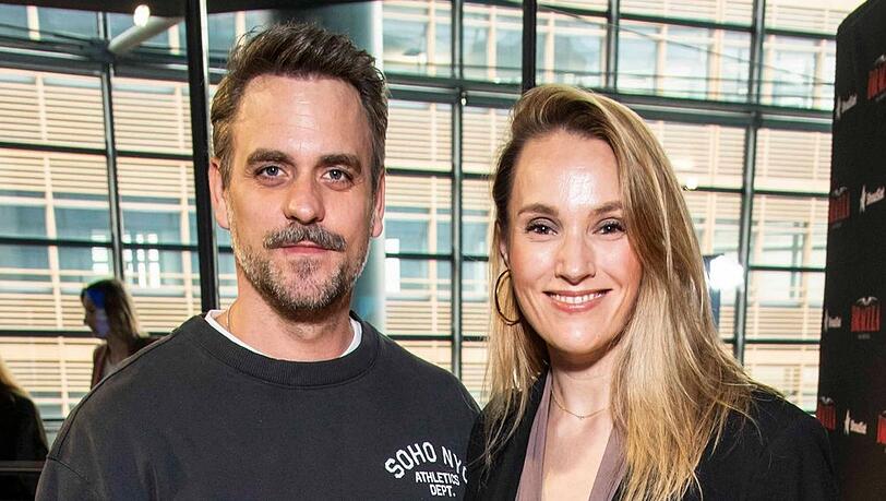 Mit Schauspieler Marc Barthel hat Anna Hofbauer zwei S&ouml;hne.