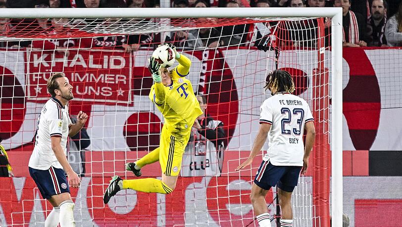 Starke Paraden: Neuer-Vertreter Jonas Urbig hielt den Bayern-Sieg fest.