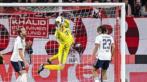 Starke Paraden: Neuer-Vertreter Jonas Urbig hielt den Bayern-Sieg fest.
