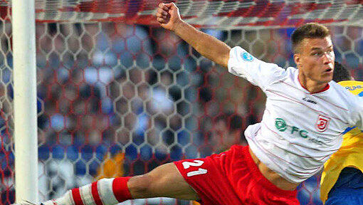 Thomas Kurz vom SSV Jahn Regensburg bei einem Spiel im Mai 2012. Thomas Kurz vom SSV Jahn Regensburg bei einem Spiel im Mai 2012.