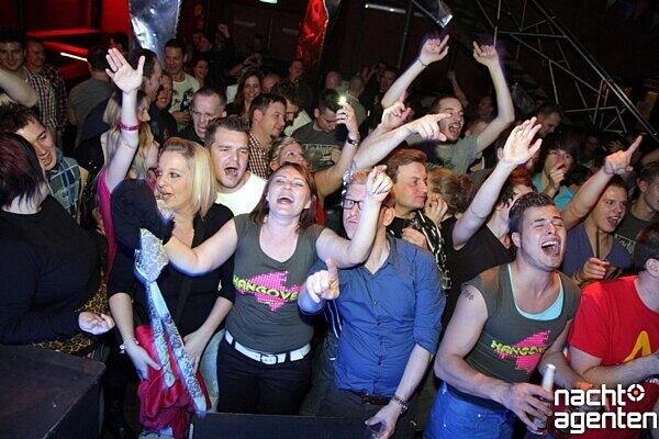 13 Jahre Nachtgalerie: "Malle live vs Party Pornös". Am Freitag gewährte Sexy Mia den Partygästen tiefe Einblicke. Noch mehr Fotos gibt es hier www.nachtagenten.de.