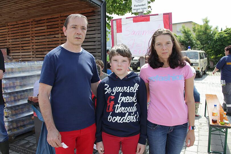 Alexander Göstl mit Ehefrau Kornelia und Viertklässler Sascha.
