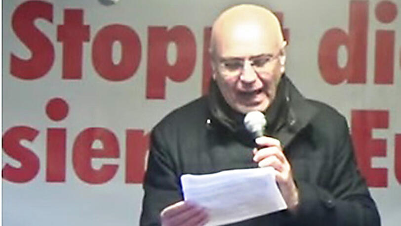 Hier spricht der mittlerweile konfessionslose Theologe Ernst Cran in Dresden.