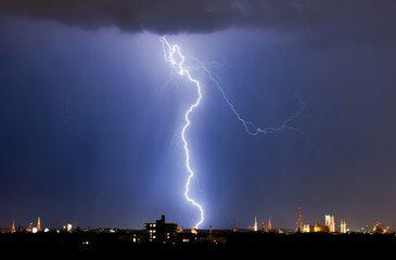 Wie heftig die Unwetter heute Nacht über München sein werden, ist ungewiss. Aber mit hoher Wahrscheinlichkeit wird es gewittern.