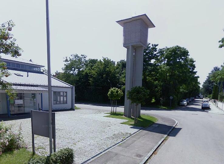 An der Ohlauer Straße findet ein Flohmarkt statt.