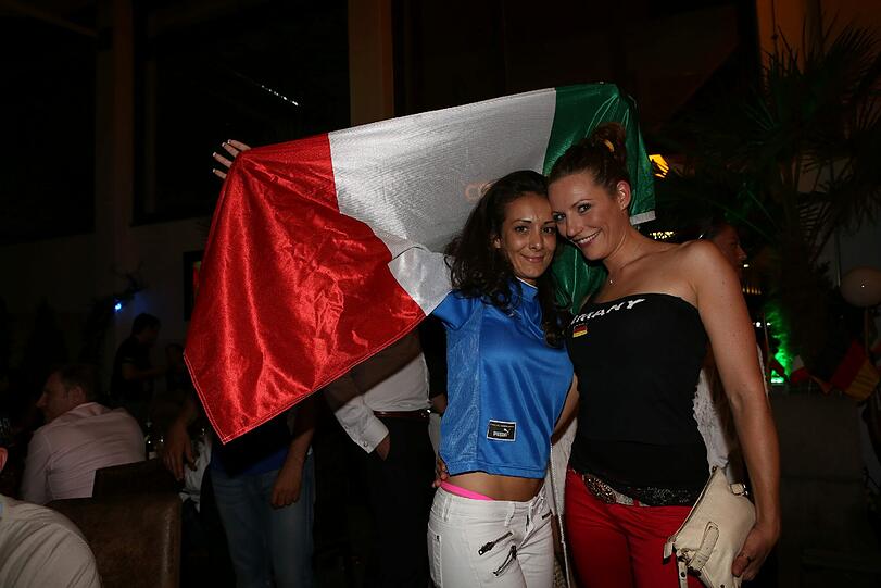 München im Halbfinal-Fieber. Die Bilder vom Public Viewing im Spiel Deutschland gegen Italien.