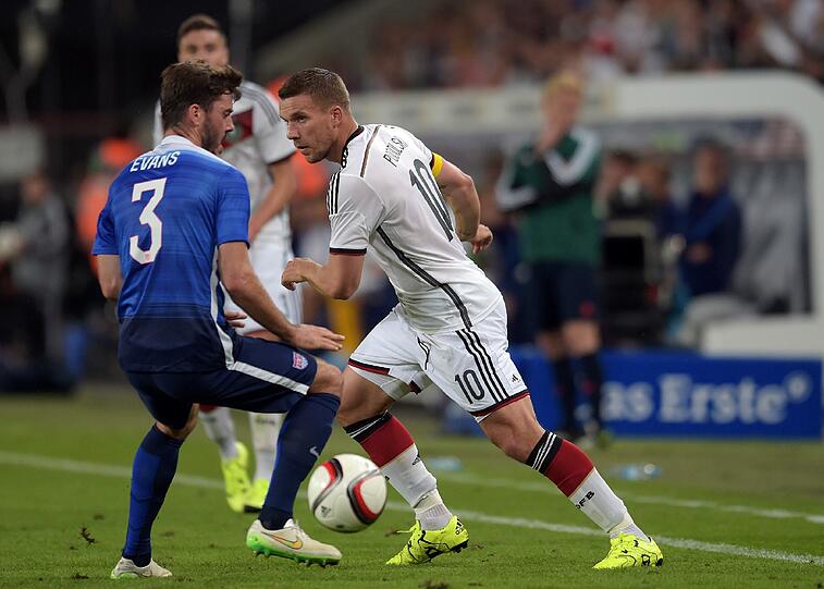 Lukas Podolski: Der Kölner Volksheld kam überrschend erst in der 46. Minute, übernahm von Schweinsteiger die Kapitänsbinde. War äußerst engagiert, aber auch glücklos. Konnte sich nicht für einen neuen Arbeitgeber empfehlen. - Note: 3,5