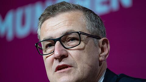Jan-Christian Dreesen, Vorstandsvorsitzender der FC Bayern München AG, spricht.