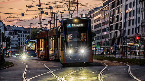 Schneller und günstiger zu bauen als neue U-Bahnen, mehr Kapazität als ein Bus: Das waren die Hoffnungen für viele neue Tram-Linien.