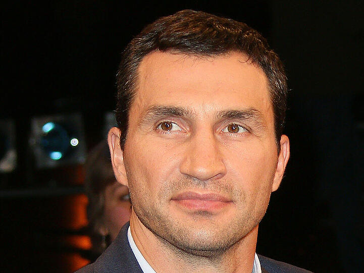 Wladimir Klitschko ist verletzt, Tyson Fury muss auf seine Chance noch eine Weile länger warten. Foto: Andy Rain