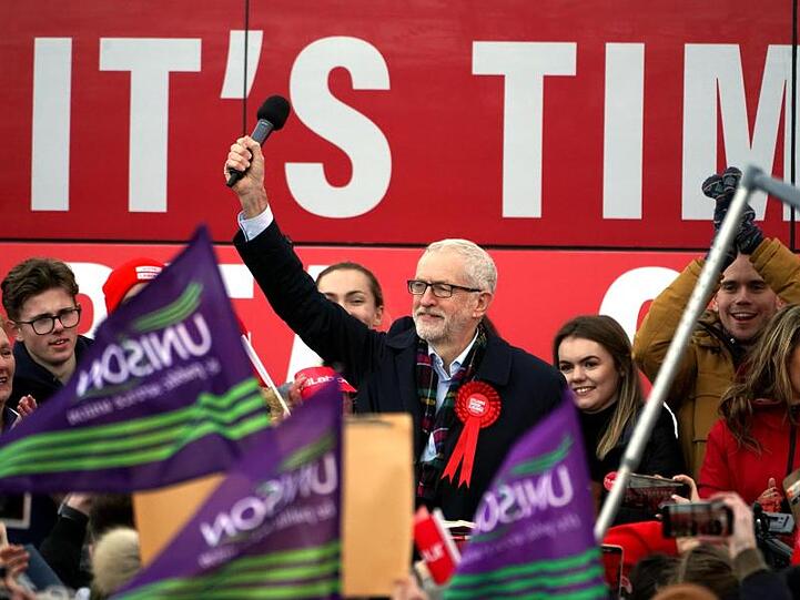 Labour-Chef Jeremy Corbyn im Wahlkampfendspurt: Laut Umfragen schrumpft der Vorsprung der Konservativen auf die Labour-Partei.