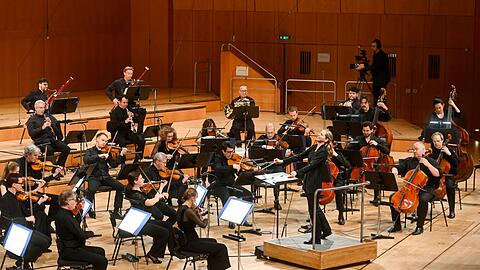 Karina Canellakis dirigiert die Philharmoniker im Gasteig.