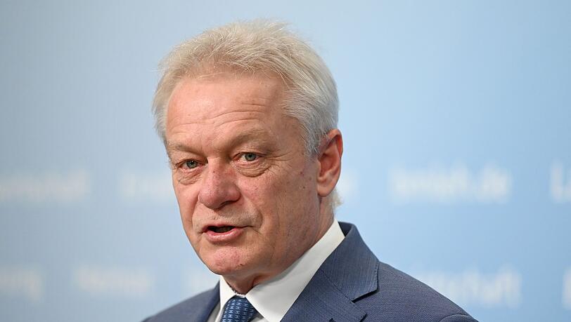 Minister Rainer: Verpflichtende Video&uuml;berwachung f&uuml;r bestimmte Betriebe