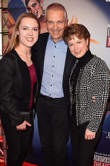 Dr. Michael Möller (Direktor des Staatlichen Hofbräuhauses) mit Frau Irmgard und Tochter Stefanie