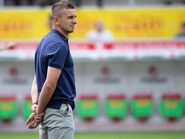 Trainer Mersad Selimbegovic von Regensburg. Foto: Sven Hoppe/Archivild