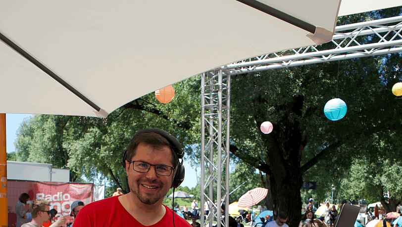 Gong 93.3 DJ Stefan Acker sorgte für sommerlichen Sound. Gong 93.3 DJ Stefan Acker sorgte für sommerlichen Sound.