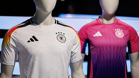 In Weiß und Pink geht es bei der Heim-EM um die Trophäe.