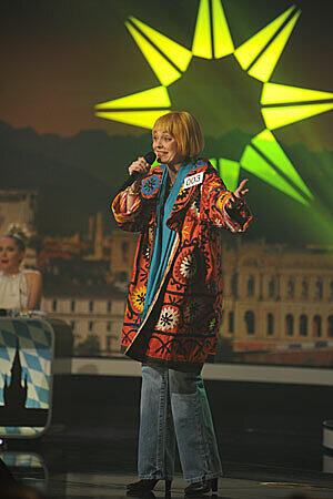 Claudia Roth muss singen ...