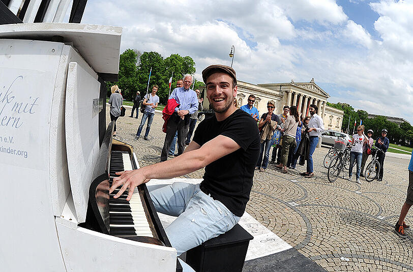 Barnabas Albrecht 2013 auf dem Königsplatz.