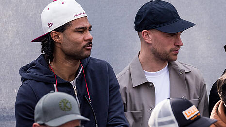 Gnabry (l.) und Kimmich letzte Woche bei den BMW Open.