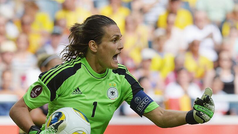 Europas Fußballerin des Jahres: DFB-Torfrau Nadine Angerer. Europas Fußballerin des Jahres: DFB-Torfrau Nadine Angerer.