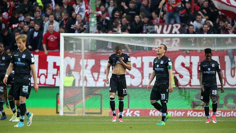 Ohne Glück, ohne Punkte: Die Löwen (v.l.) Felix Uduokhai, Michael Liendl und Lumor auf dem Betzenberg. Ohne Glück, ohne Punkte: Die Löwen (v.l.) Felix Uduokhai, Michael Liendl und Lumor auf dem Betzenberg.