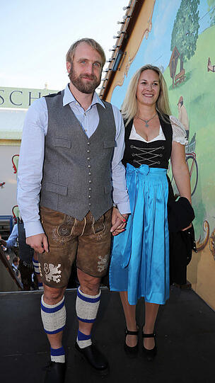 Trainer Daniel Bierofka mit Frau